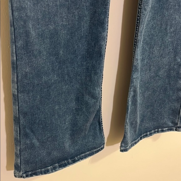 Aerie Light Wash Elastic Waist Flare Leg Jeans - Large - Picture 3 of 10